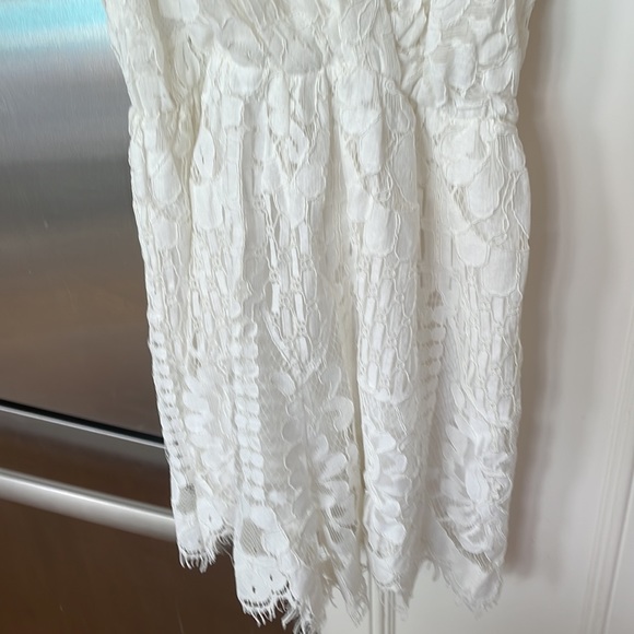 White lace romper, size medium - Picture 3 of 4